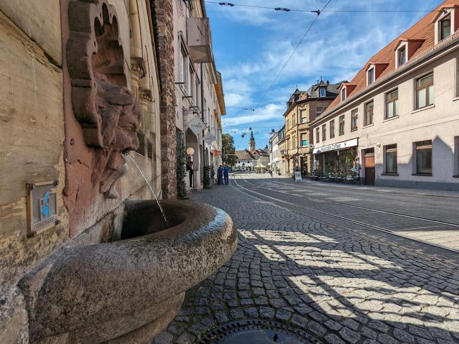 65Qm Altbaucharme Mit Zwei Balkonen Lägenhet Karlsruhe Exteriör bild