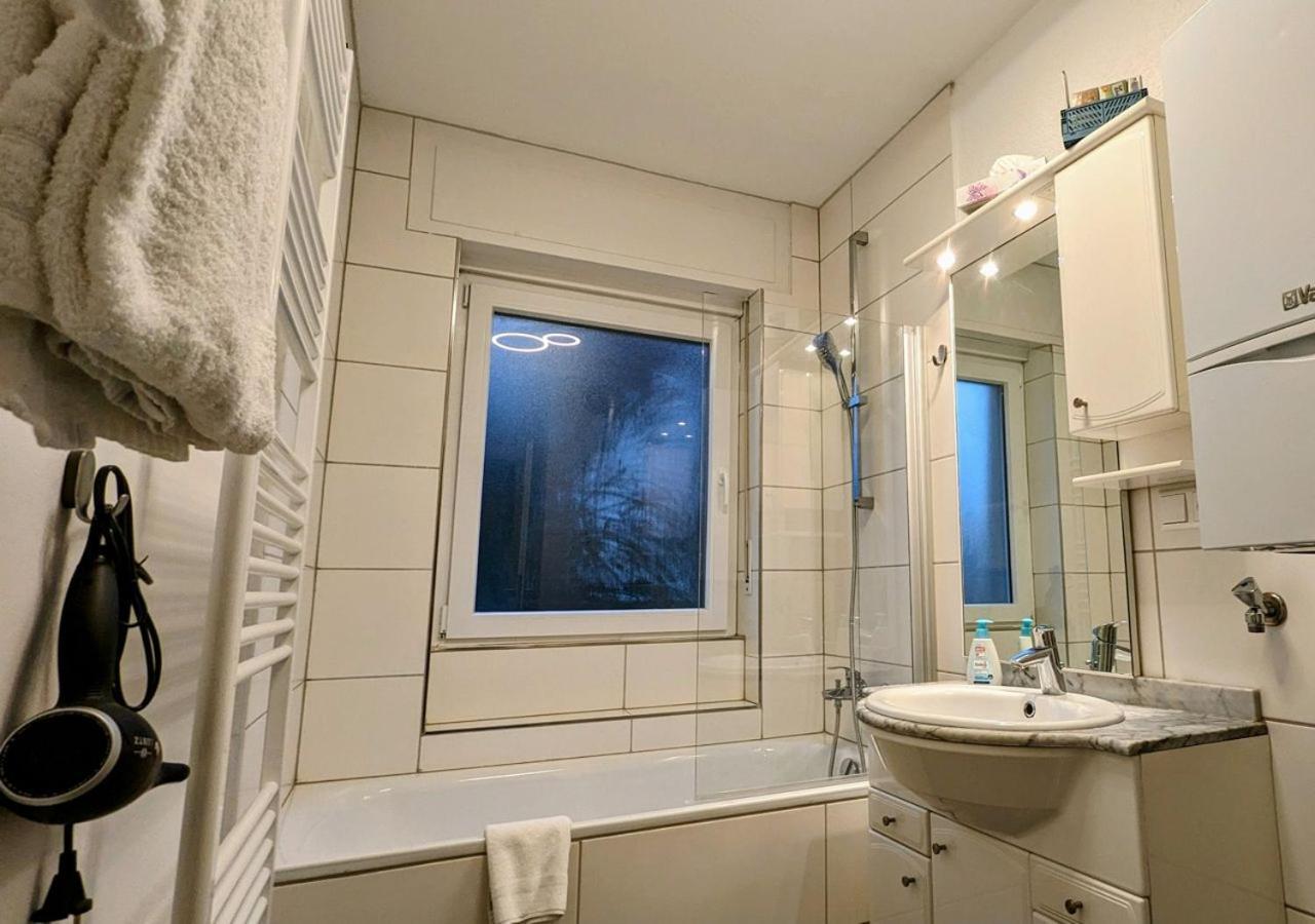 65Qm Altbaucharme Mit Zwei Balkonen Lägenhet Karlsruhe Exteriör bild